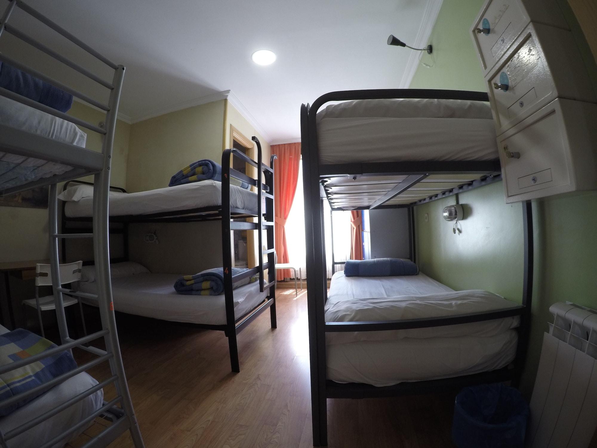 Хостел Rc Miguel Angel Мадрид Экстерьер фото Hostel in Madrid, Spain