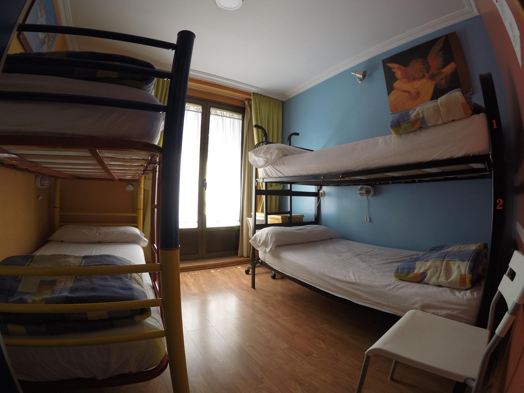 Хостел Rc Miguel Angel Мадрид Экстерьер фото Hostel room in Madrid, Spain