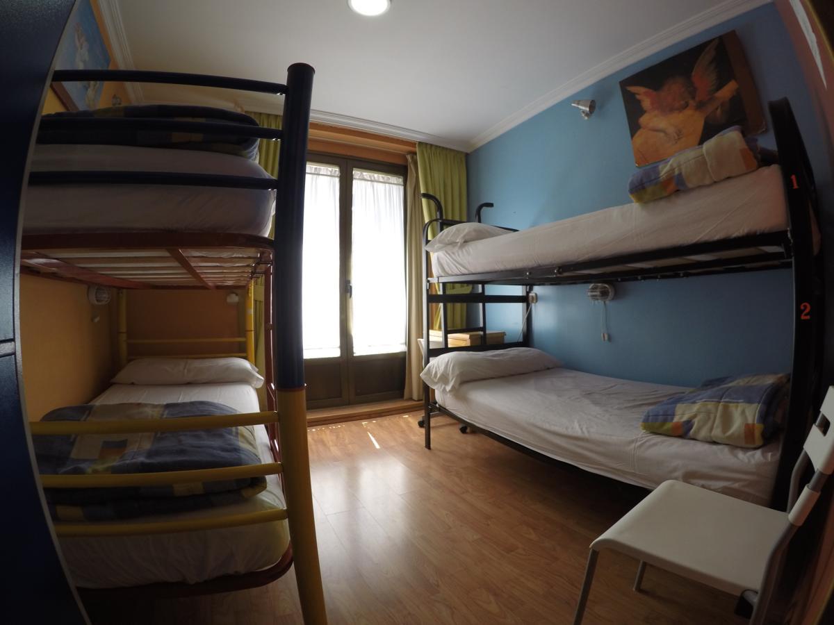 Хостел Rc Miguel Angel Мадрид Экстерьер фото Hostel room in Madrid, Spain