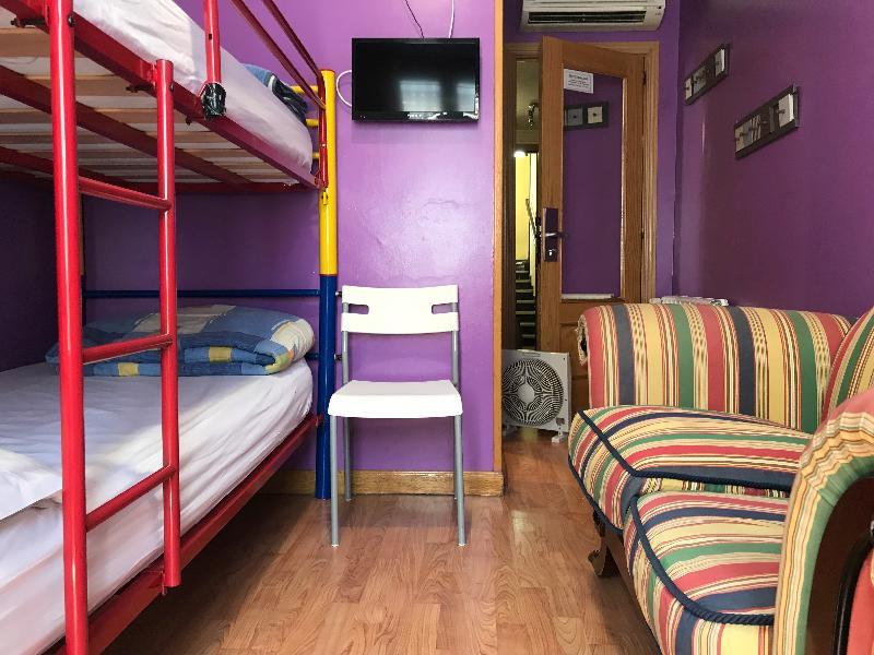 Хостел Rc Miguel Angel Мадрид Экстерьер фото Hostel room in Madrid, Spain